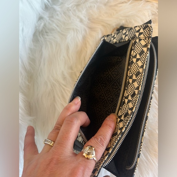 Relic by Fossil Black and white Patterned wallet with zipper. NWOT S - Picture 4 of 10